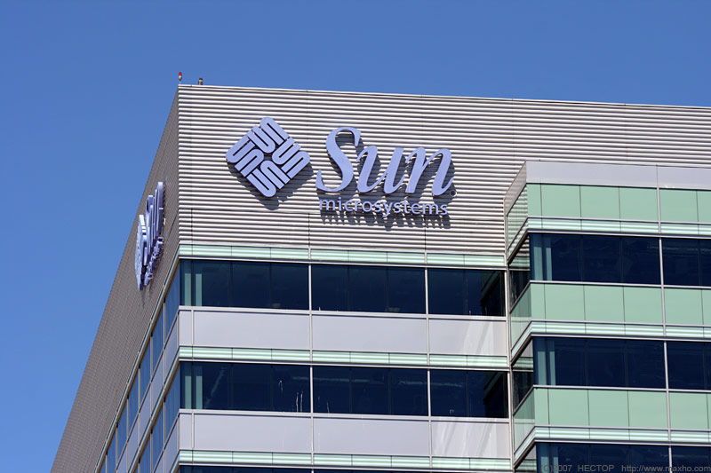 Sun Microsystems — компания, производящая программное и аппаратное обеспечение