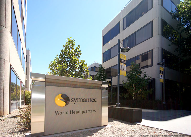 Symantec — известна прежде всего своим антивирусом и комплектом утилит Norton Utilities